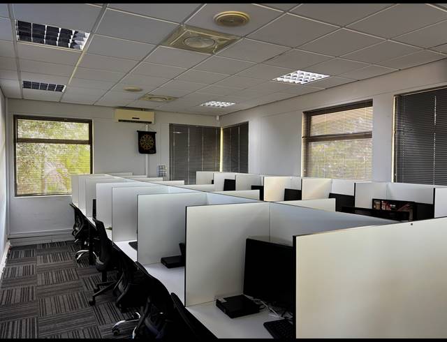 377M² OFFICE FOR SALE IN LA LUCIA